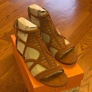 Unisa sandals